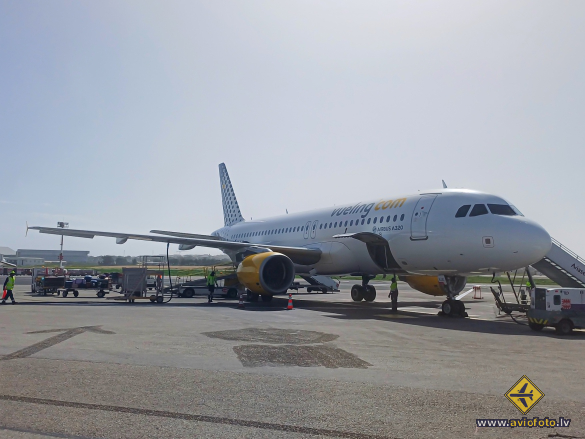 Airbus A320-216